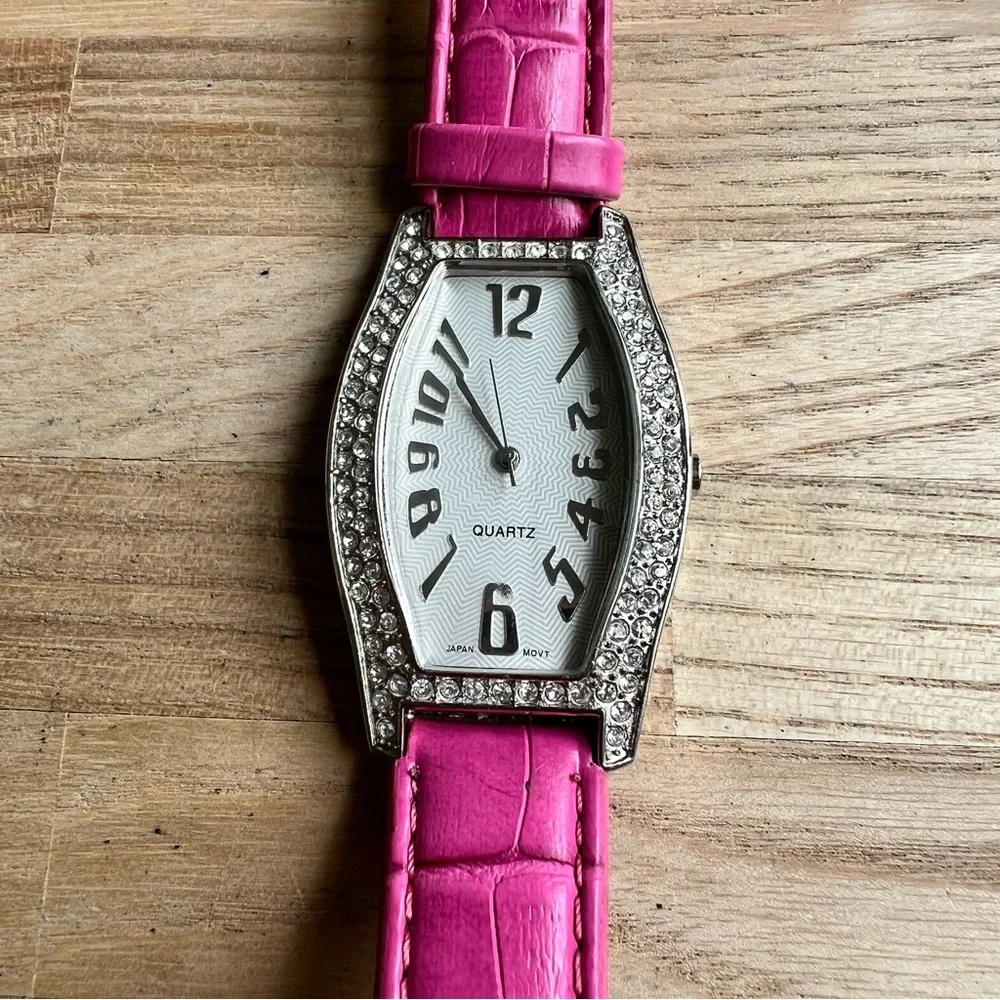 Unbranded Ladies rhinestones pink leather fashion watch NEW BATTERY